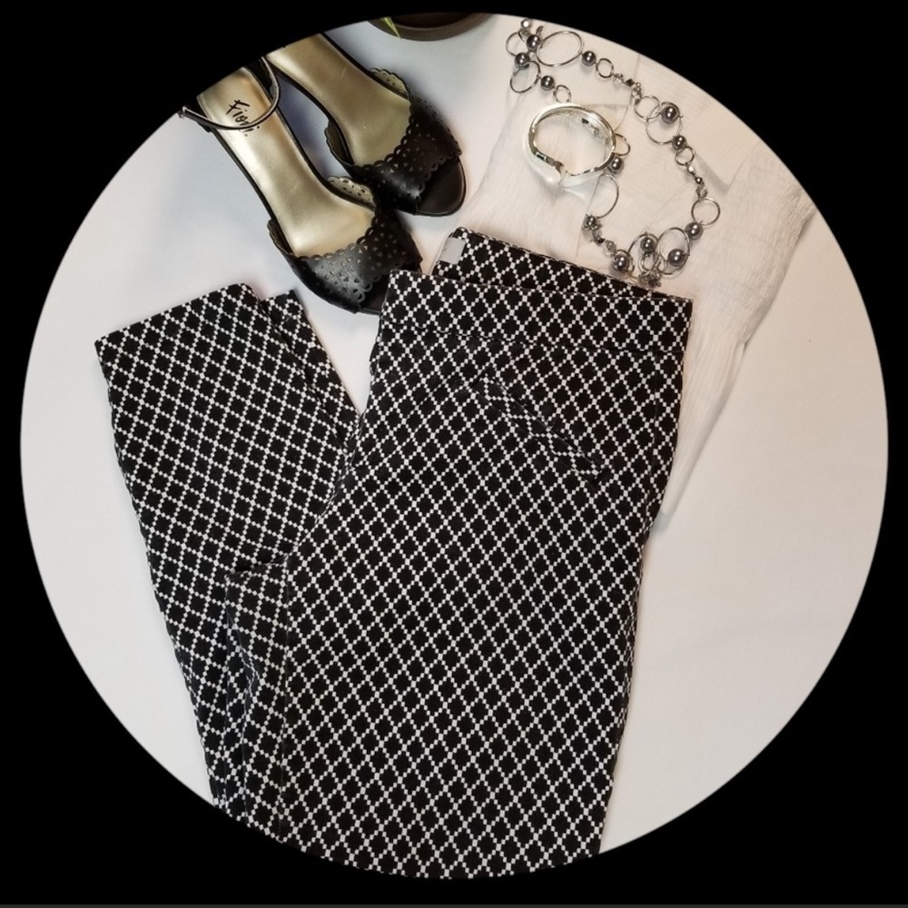 Gap ultra stretch skinny black and white diamond pants
